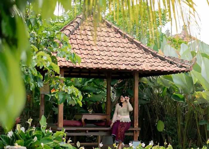 Ayu Soca Pensión 3*